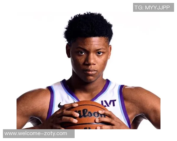 米奇约翰逊谈文班缺席对球队影响坚持原则不变的决心与信念 米奇约翰逊谈文班缺席对球队影响坚持原则不变的决心与信念